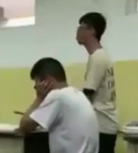 青年对洗脑政治教育的觉醒呐喊-中国照相馆